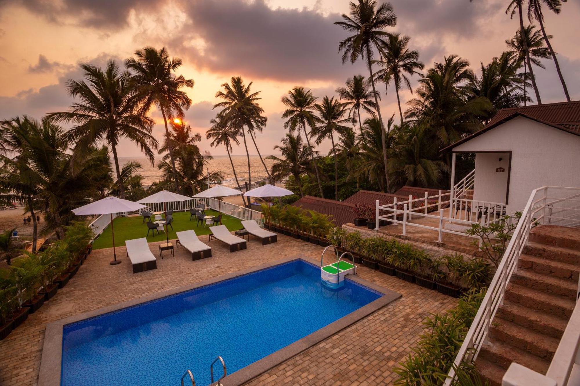 Stone Wood Beach Resort, Vagator Exterior foto